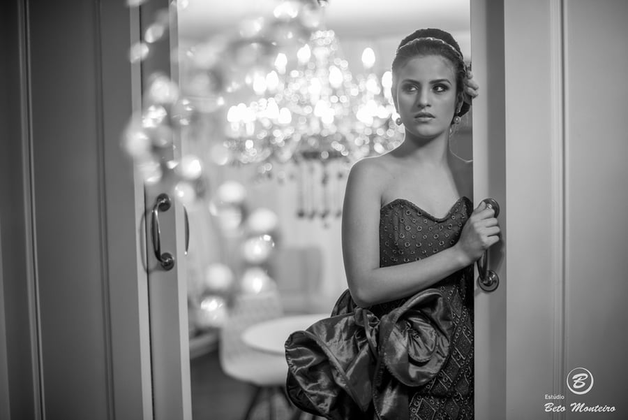 fotografo 15 anos curitiba - cinegrafista 15 anos curitiba - 15 anos curitiba - debutante - aniversario de 15 anos - manuela correa - fotografia - book de fotos - curitiba - estudio beto monteiro - casa donaire - vestido vermelho com dourado