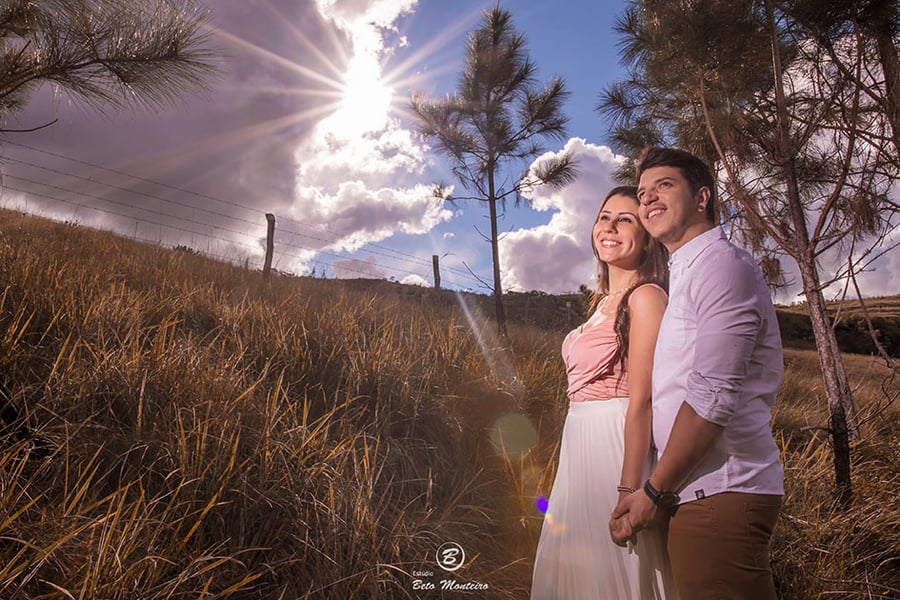 Casamento - Pré-Casamento - Pré-wedding - Trash the dress - Book de casal - Sessão de noivos - Estúdio Beto Monteiro - Curitiba - rio - montanha - floresta - violão - cantora - ceu azul - recanto dos papagaios - palmeira - Clarissa Bastos e Lucas Moreno