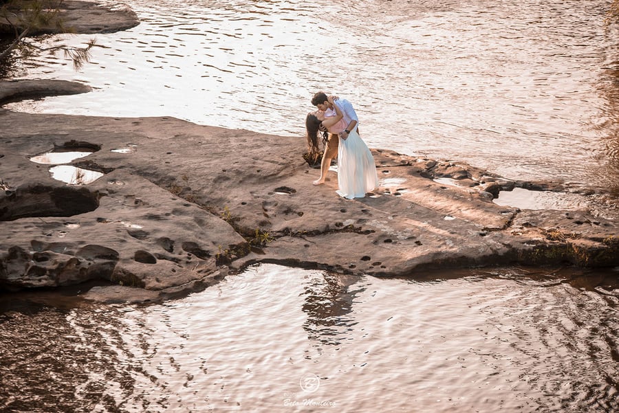 Casamento - Pré-Casamento - Pré-wedding - Trash the dress - Book de casal - Sessão de noivos - Estúdio Beto Monteiro - Curitiba - rio - montanha - floresta - violão - cantora - ceu azul - recanto dos papagaios - palmeira - Clarissa Bastos e Lucas Moreno