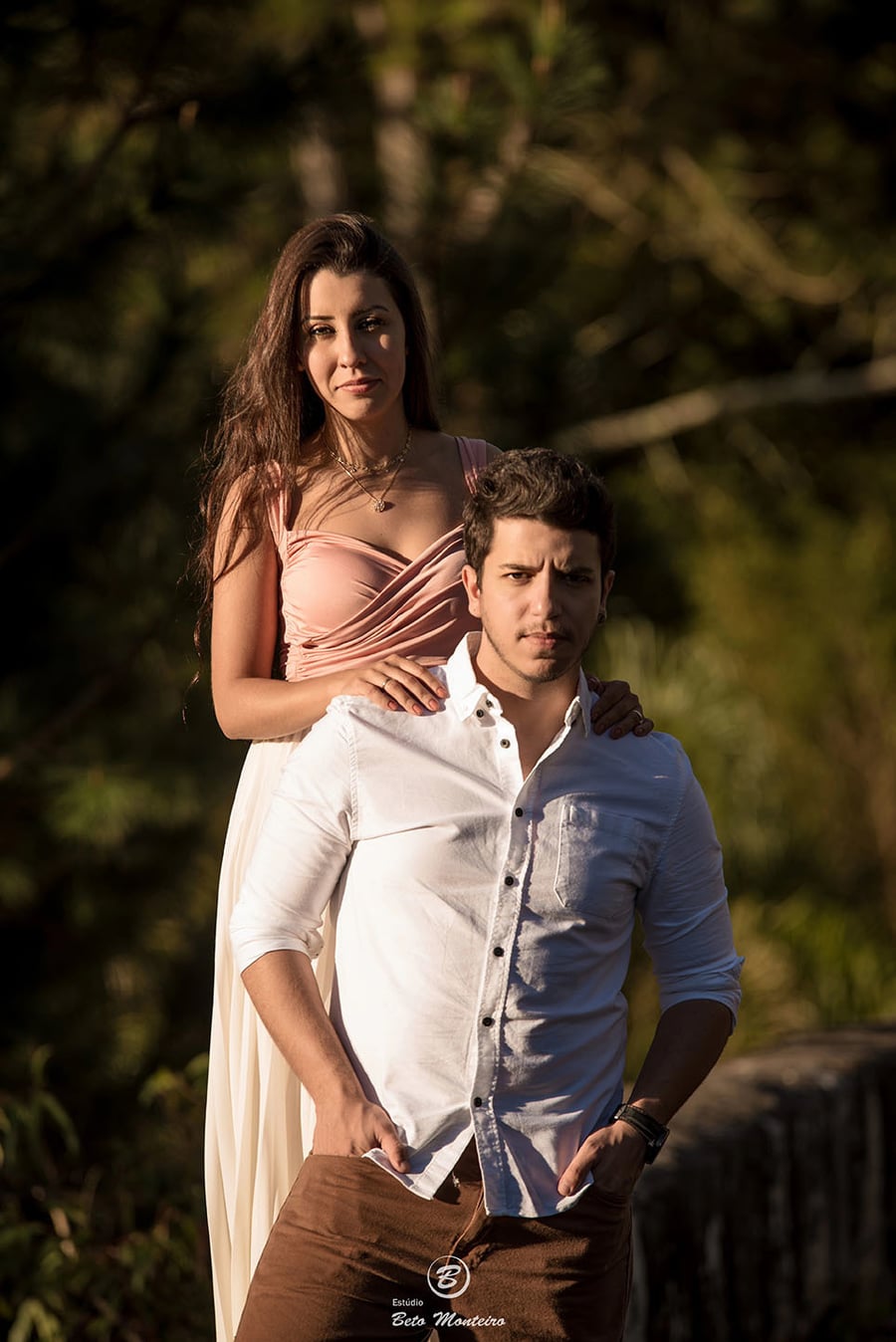 Casamento - Pré-Casamento - Pré-wedding - Trash the dress - Book de casal - Sessão de noivos - Estúdio Beto Monteiro - Curitiba - rio - montanha - floresta - violão - cantora - ceu azul - recanto dos papagaios - palmeira - Clarissa Bastos e Lucas Moreno