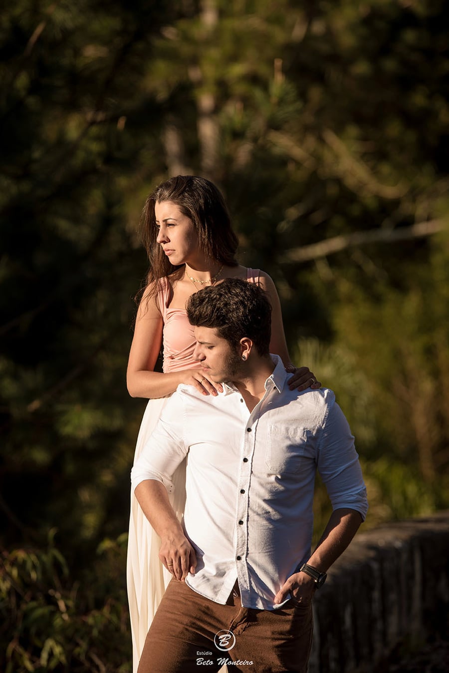 Casamento - Pré-Casamento - Pré-wedding - Trash the dress - Book de casal - Sessão de noivos - Estúdio Beto Monteiro - Curitiba - rio - montanha - floresta - violão - cantora - ceu azul - recanto dos papagaios - palmeira - Clarissa Bastos e Lucas Moreno