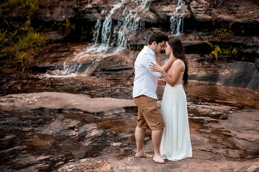 Casamento - Pré-Casamento - Pré-wedding - Trash the dress - Book de casal - Sessão de noivos - Estúdio Beto Monteiro - Curitiba - rio - montanha - floresta - violão - cantora - ceu azul - recanto dos papagaios - palmeira - Clarissa Bastos e Lucas Moreno