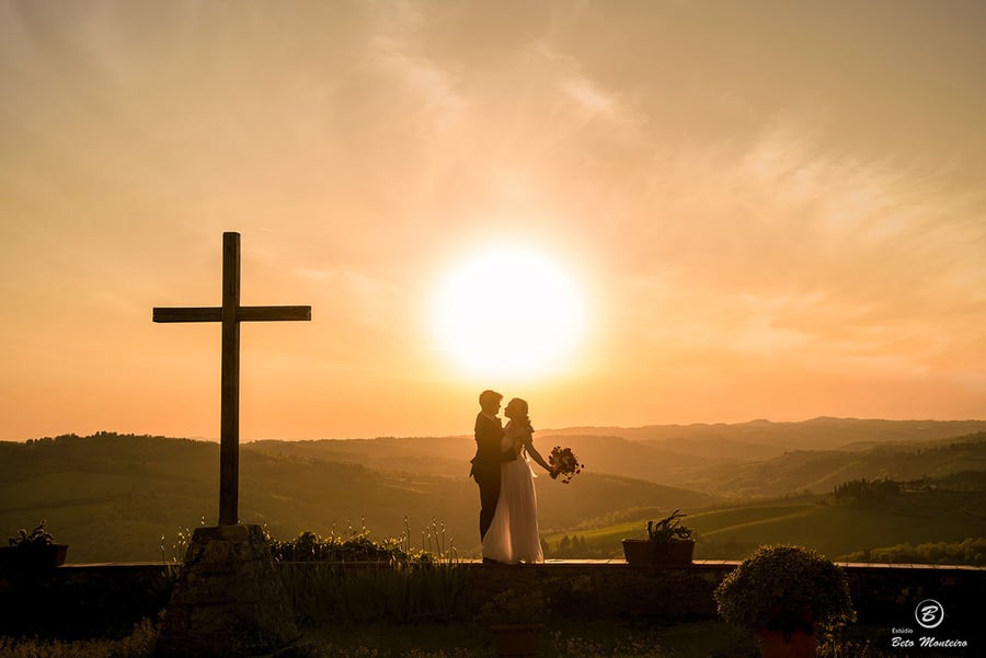 Book Pré-Casamento - Book Pré-wedding - Trash the dress - Book de casal - Sessão de noivos - Save the date - Estúdio Beto Monteiro - Curitiba - florença itália chianti greve toscana eurotrip - por do sil - cruz
