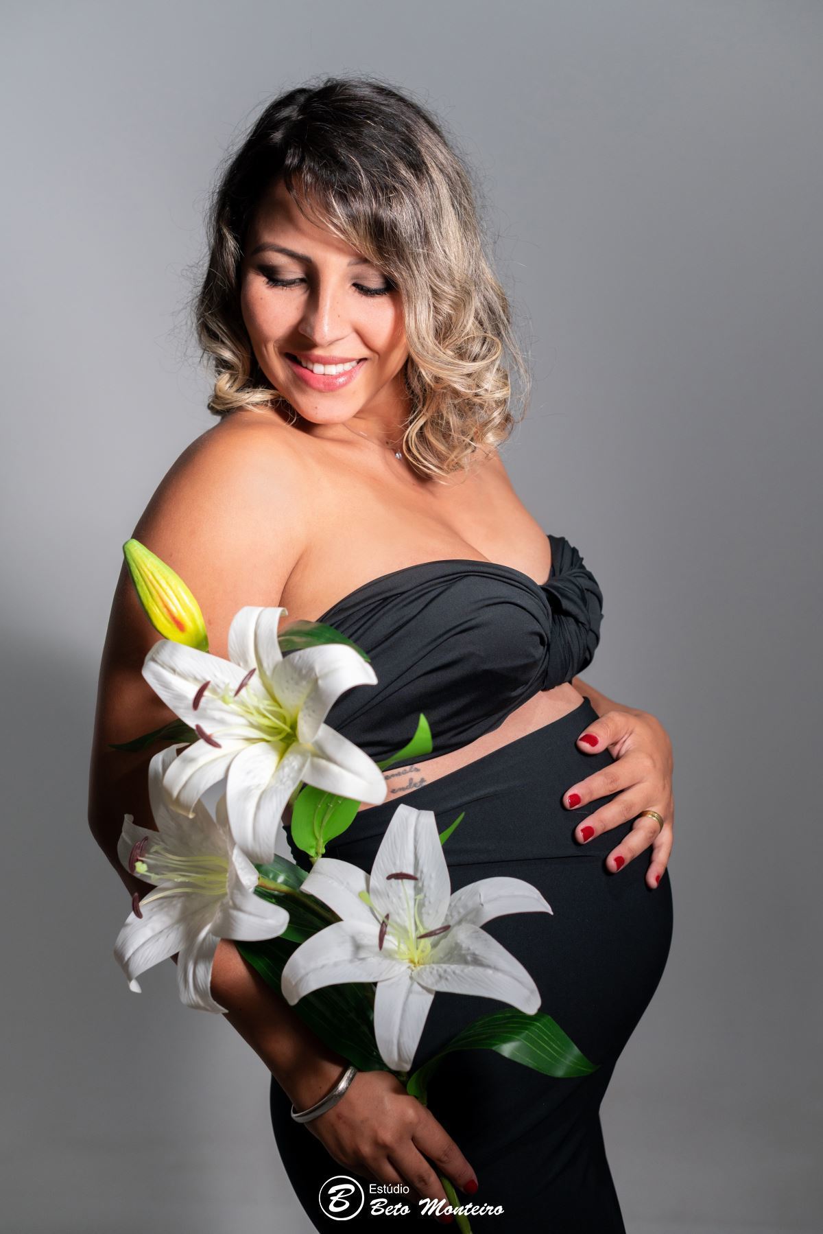 Book Gestante e Família em Curitiba - Book de gestante em estúdio - ensaio de gestante - book em estúdio - sessão fotográfica - Grávida - Gestação - Estúdio Beto Monteiro - Vanessa - Danilo - Isis