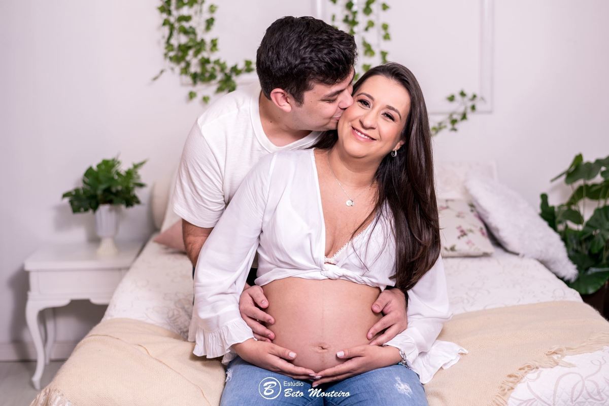 Book Gestante e Família em Curitiba - Book de gestante em estúdio - ensaio de gestante - book em estúdio - sessão fotográfica - Grávida - Gestação - Estúdio Beto Monteiro - Juliane - Robson - Luísa