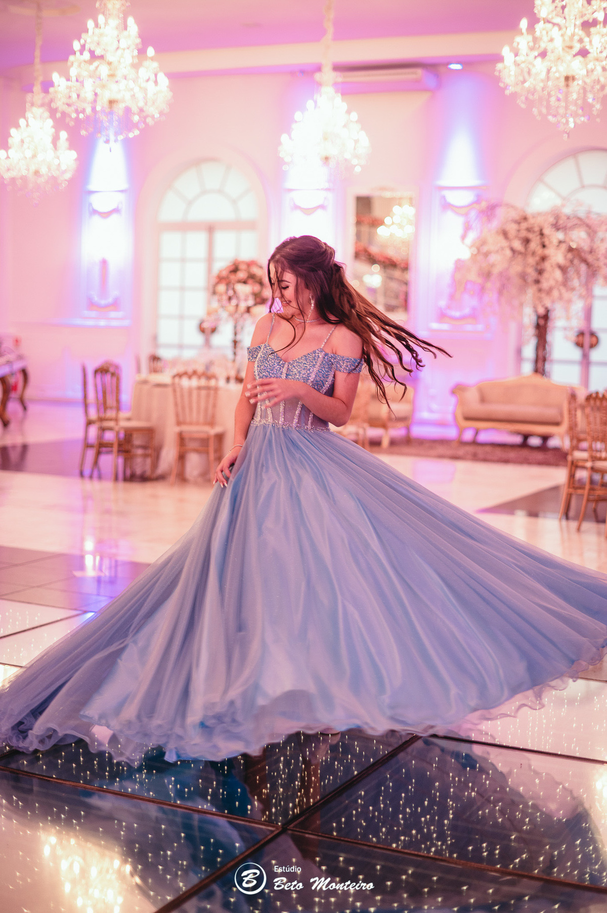 Aniversário de 15 anos - Foto e Filmagem - Debutante - Estúdio Beto Monteiro - Curitiba - fotografo de 15 anos - sessao de fotos - book de 15 anos - fotografo - Maria eduarda rossato - castello reale - pedro aquino - sol cerimonial - vestido azul