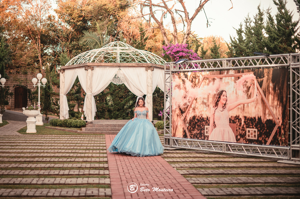 Aniversário de 15 anos - Foto e Filmagem - Debutante - Estúdio Beto Monteiro - Curitiba - fotografo de 15 anos - sessao de fotos - book de 15 anos - fotografo - Maria eduarda rossato - castello reale - pedro aquino - sol cerimonial - vestido azul