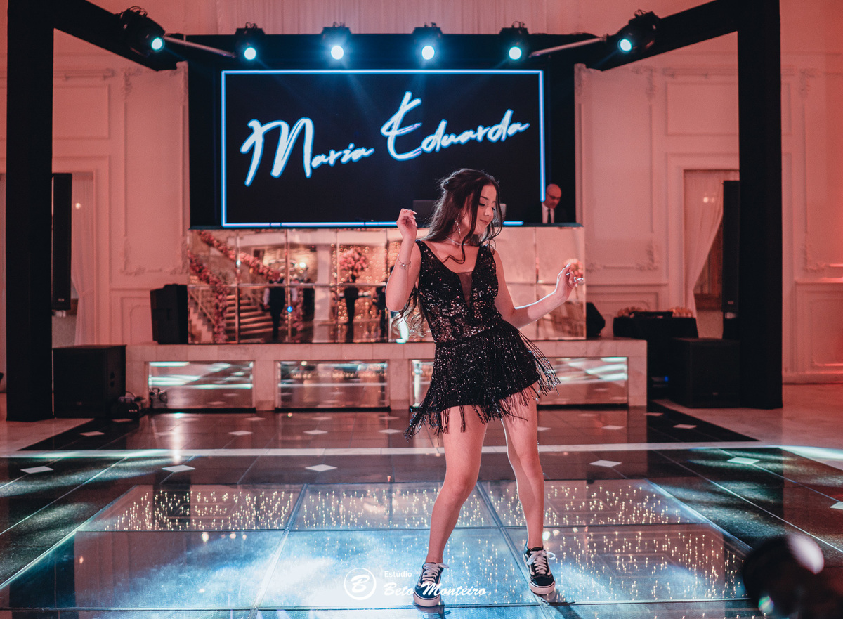Aniversário de 15 anos - Foto e Filmagem - Debutante - Estúdio Beto Monteiro - Curitiba - fotografo de 15 anos - sessao de fotos - book de 15 anos - fotografo - Maria eduarda rossato - castello reale - pedro aquino - sol cerimonial - vestido azul