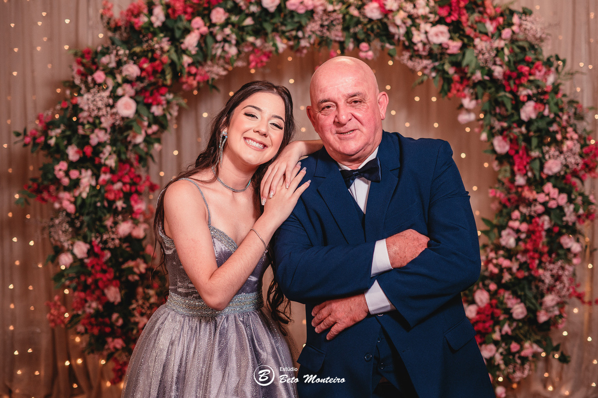 Aniversário de 15 anos - Foto e Filmagem - Debutante - Estúdio Beto Monteiro - Curitiba - fotografo de 15 anos - sessao de fotos - book de 15 anos - fotografo - Maria eduarda rossato - castello reale - pedro aquino - sol cerimonial - vestido azul
