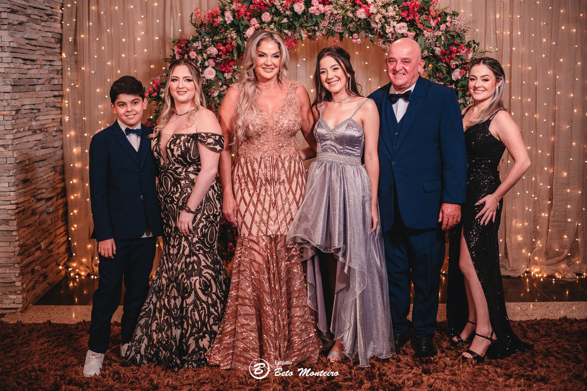 Aniversário de 15 anos - Foto e Filmagem - Debutante - Estúdio Beto Monteiro - Curitiba - fotografo de 15 anos - sessao de fotos - book de 15 anos - fotografo - Maria eduarda rossato - castello reale - pedro aquino - sol cerimonial - vestido azul