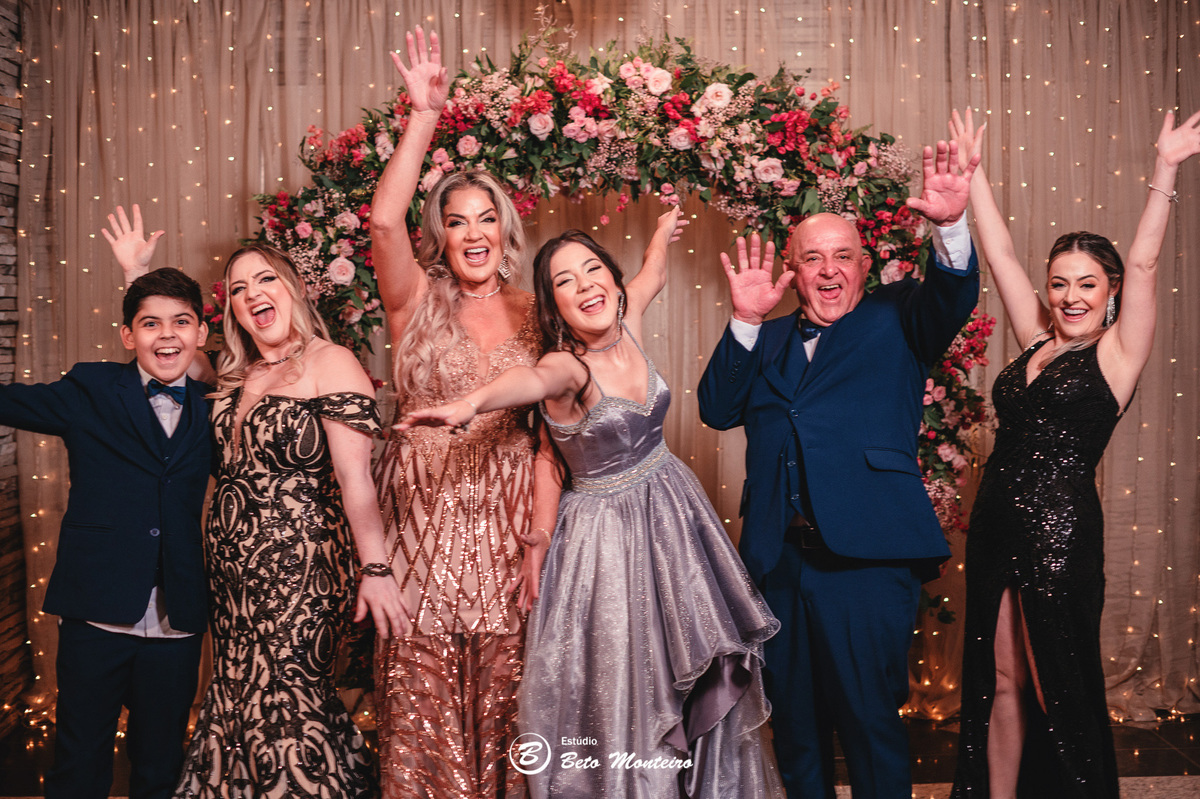 Aniversário de 15 anos - Foto e Filmagem - Debutante - Estúdio Beto Monteiro - Curitiba - fotografo de 15 anos - sessao de fotos - book de 15 anos - fotografo - Maria eduarda rossato - castello reale - pedro aquino - sol cerimonial - vestido azul