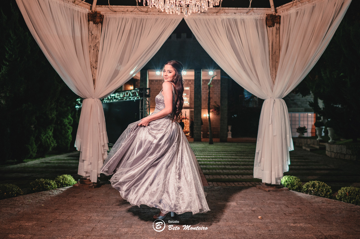 Aniversário de 15 anos - Foto e Filmagem - Debutante - Estúdio Beto Monteiro - Curitiba - fotografo de 15 anos - sessao de fotos - book de 15 anos - fotografo - Maria eduarda rossato - castello reale - pedro aquino - sol cerimonial - vestido azul