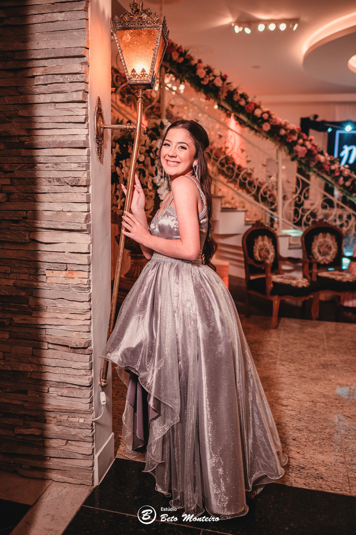 Aniversário de 15 anos - Foto e Filmagem - Debutante - Estúdio Beto Monteiro - Curitiba - fotografo de 15 anos - sessao de fotos - book de 15 anos - fotografo - Maria eduarda rossato - castello reale - pedro aquino - sol cerimonial - vestido azul