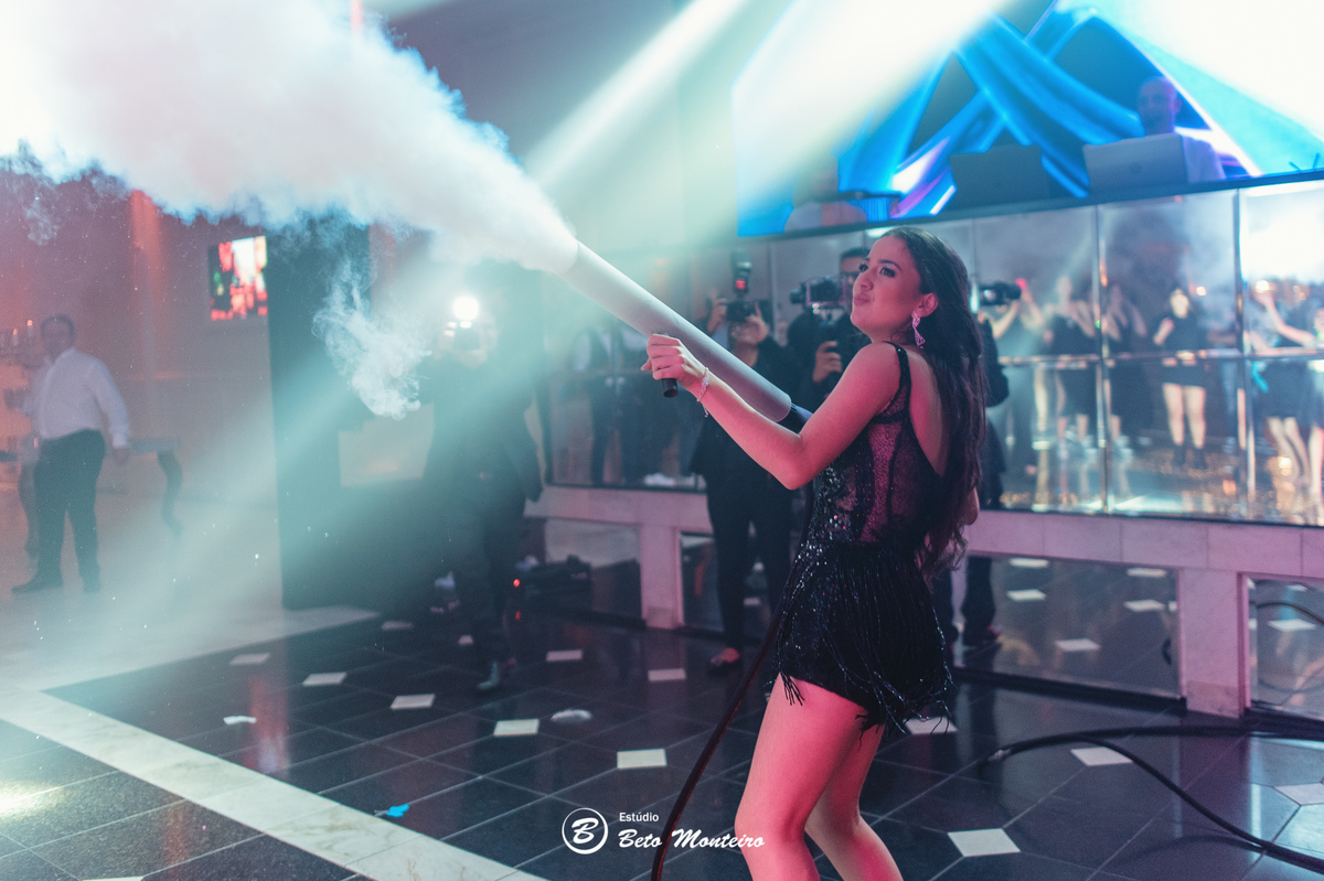 Aniversário de 15 anos - Foto e Filmagem - Debutante - Estúdio Beto Monteiro - Curitiba - fotografo de 15 anos - sessao de fotos - book de 15 anos - fotografo - Maria eduarda rossato - castello reale - pedro aquino - sol cerimonial - vestido azul