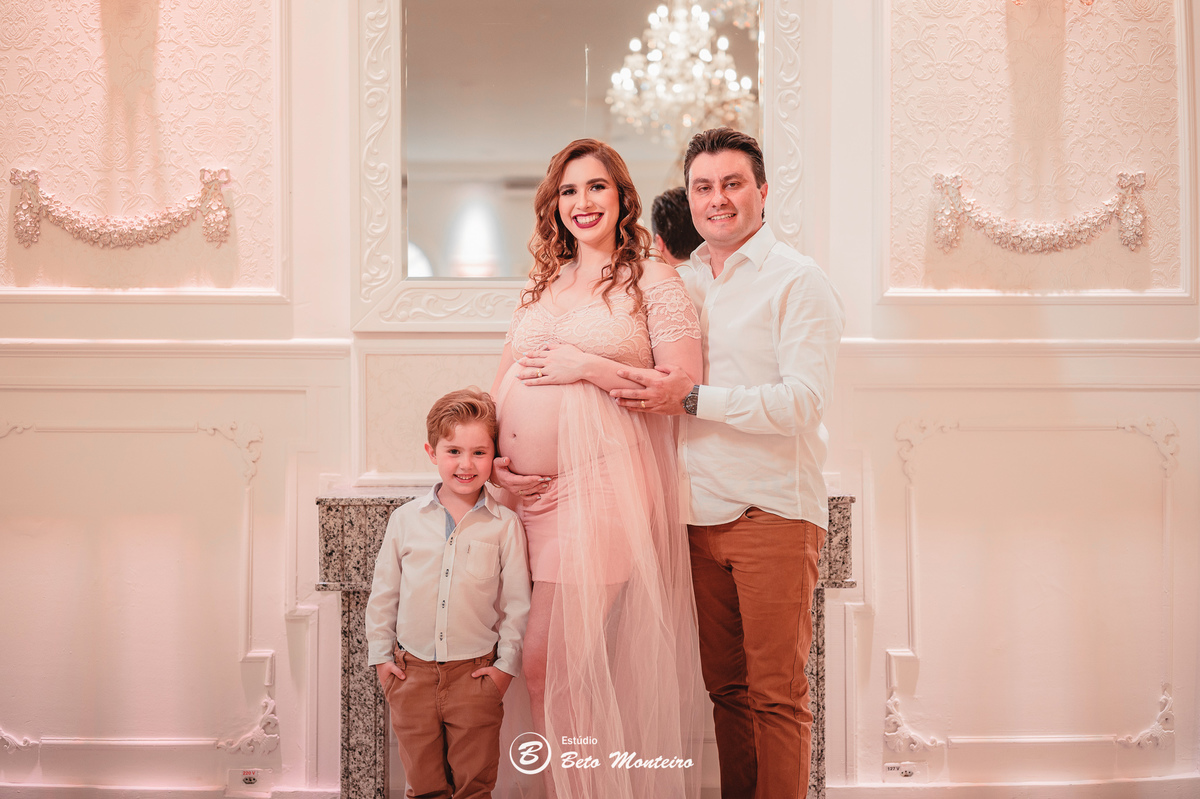 Book Gestante e Família em Curitiba - Book gestante Colombo - Book de gestante lifestyle - Fotos ao ar livre - Grávida - Gestação - Book de gestante - Estúdio Beto Monteiro - Castello Reale - Bruna