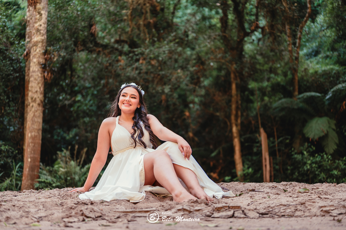 Aniversário de 15 anos - Foto e Filmagem - Debutante - Estúdio Beto Monteiro - Curitiba - fotografo de 15 anos - fotógrafa - sessão de fotos - book de fotos - book de 15 anos - fotografo - espaço do campo - vestido de debutante - Lais - Lais Gavloski