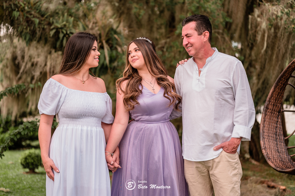 Aniversário de 15 anos - Foto e Filmagem - Debutante - Estúdio Beto Monteiro - Curitiba - fotografo de 15 anos - fotógrafa - sessão de fotos - book de fotos - book de 15 anos - fotografo - chácara ienkot - vestido de debutante - Isadora