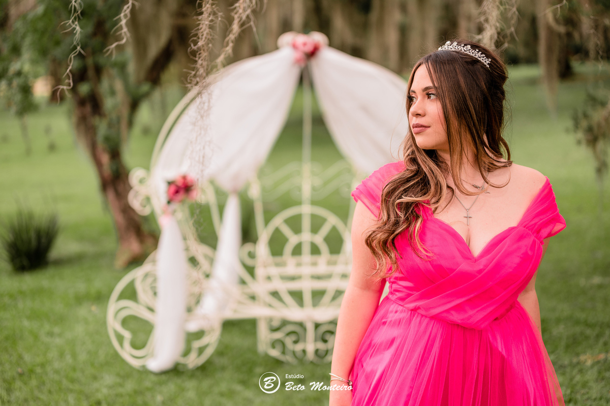 Aniversário de 15 anos - Foto e Filmagem - Debutante - Estúdio Beto Monteiro - Curitiba - fotografo de 15 anos - fotógrafa - sessão de fotos - book de fotos - book de 15 anos - fotografo - chácara ienkot - vestido de debutante - Isadora