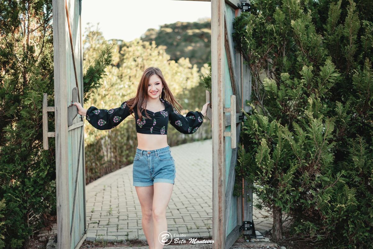 Aniversário de 15 anos - Foto e Filmagem - Debutante - Estúdio Beto Monteiro - Curitiba - fotografo de 15 anos - fotógrafa - sessão de fotos - book de fotos - book de 15 anos - chácara ienkot - vestido de debutante - Mariana