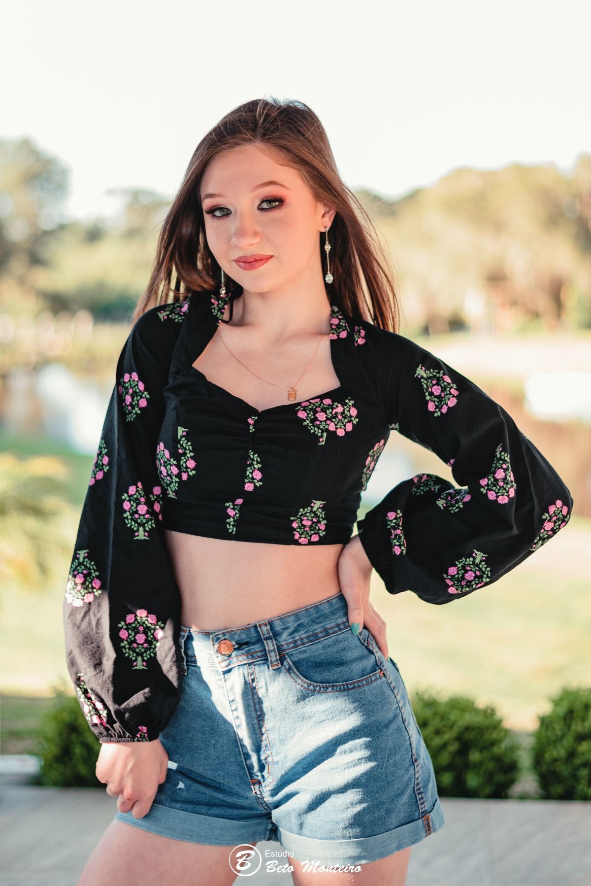 Aniversário de 15 anos - Foto e Filmagem - Debutante - Estúdio Beto Monteiro - Curitiba - fotografo de 15 anos - fotógrafa - sessão de fotos - book de fotos - book de 15 anos - chácara ienkot - vestido de debutante - Mariana