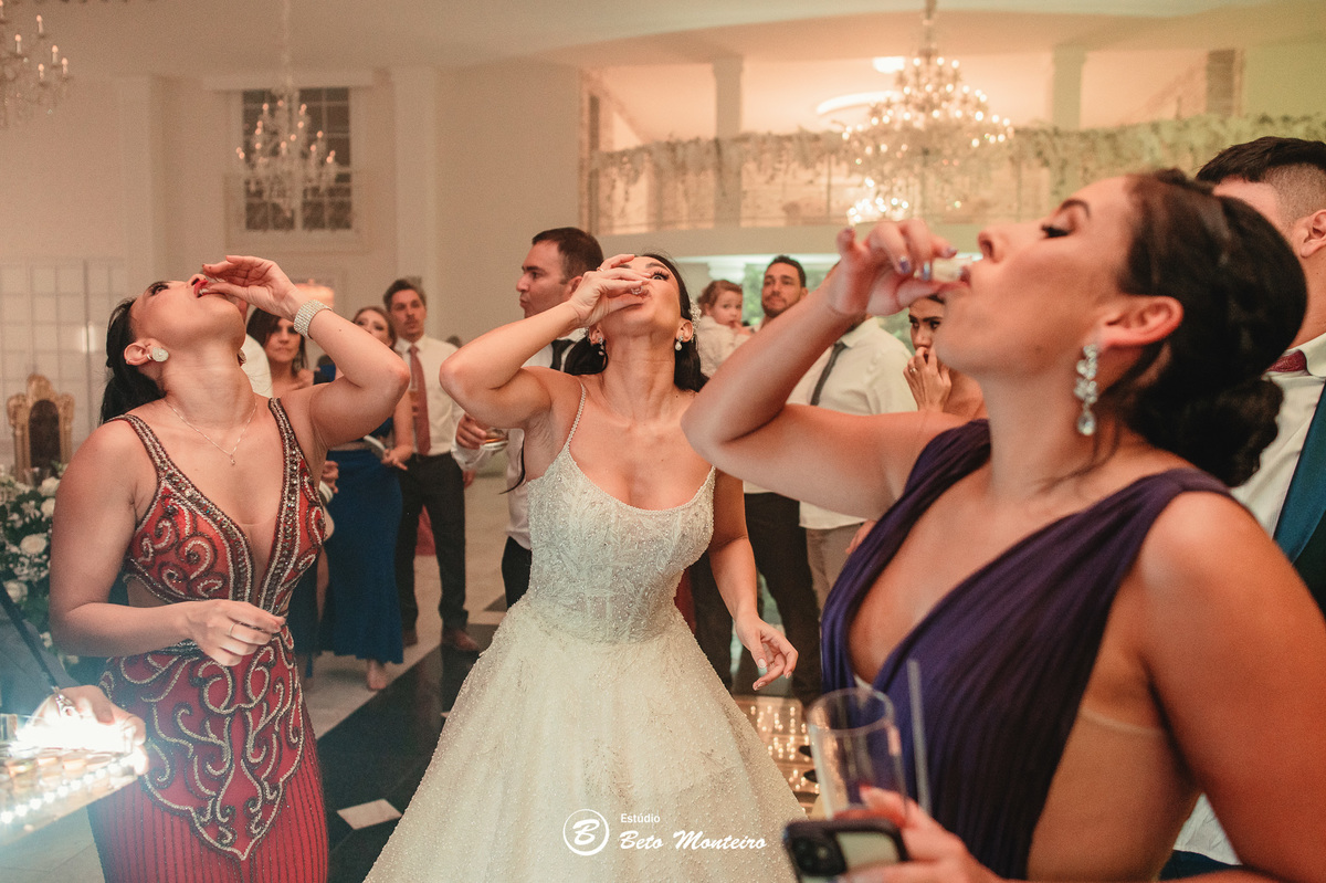 fotografo de casamento - videos de casamento - filmagem - casamento - cinegrafista - filmmaker - wedding - produtora - curitiba - estudio beto monteiro - casal - pre wedding - emma e carlos - castello reale - colombo - casamento externo
