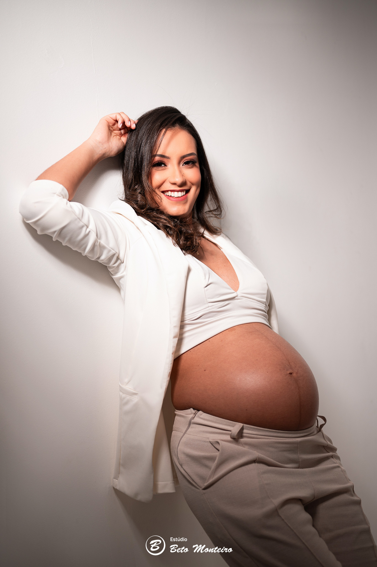 Book Gestante e Família em Curitiba - Book de gestante em estúdio - ensaio de gestante - book em estúdio - sessão fotográfica - Grávida - Gestação - Sessão de gestante - Estúdio Beto Monteiro - Jady - Daniel - Samuel