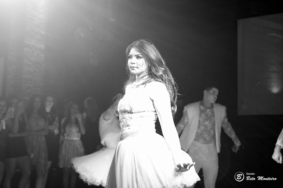 Aniversário de 15 anos da Giullia Camila Bortoto - foto - filmagem - cabine de fotos - curitiba - londrina - estúdio beto monteiro - book - debutante