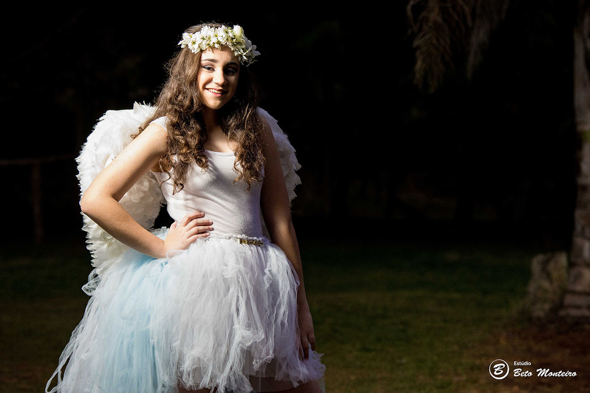 book de fotos - maria eduarda - estúdio e externa - curitiba - campo largo - chacara - country - preto e branco - fotografia - fotografo - estudio beto monteiro fada- asa - saia de tule