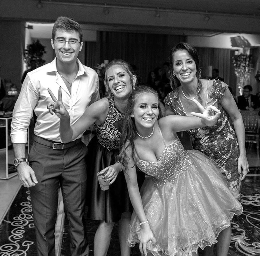 fotografo 15 anos curitiba - cinegrafista 15 anos curitiba - 15 anos curitiba - debutante - aniversario de 15 anos da gabi pedroni - fotografia - book de fotos - curitiba - estudio beto monteiro - dourado