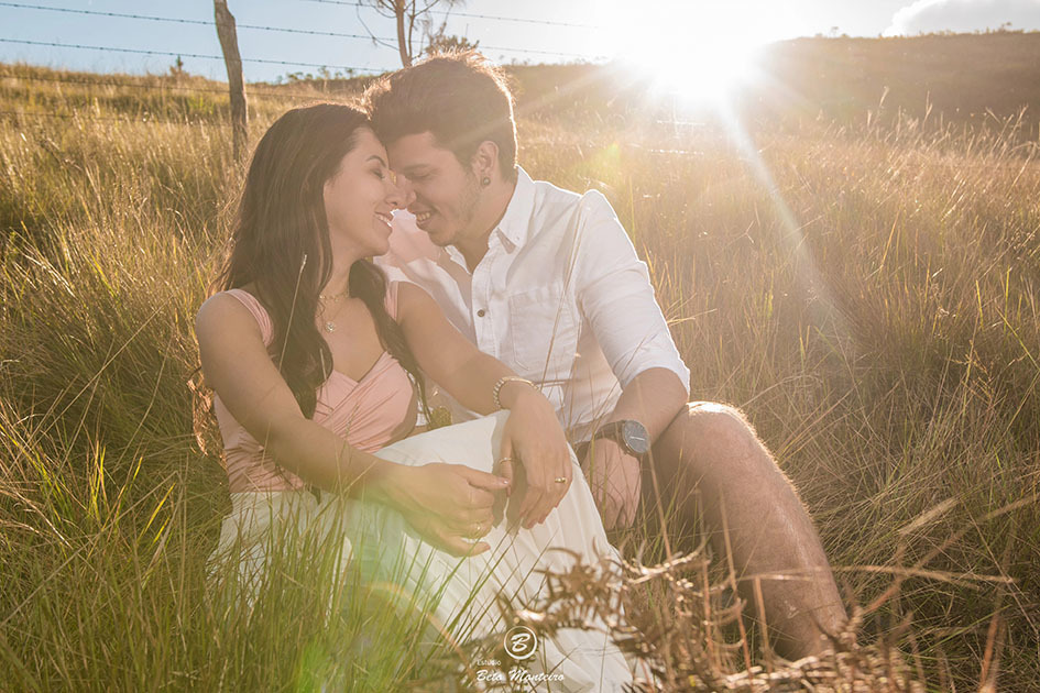 Casamento - Pré-Casamento - Pré-wedding - Trash the dress - Book de casal - Sessão de noivos - Estúdio Beto Monteiro - Curitiba - rio - montanha - floresta - violão - cantora - ceu azul - recanto dos papagaios - palmeira - Clarissa Bastos e Lucas Moreno