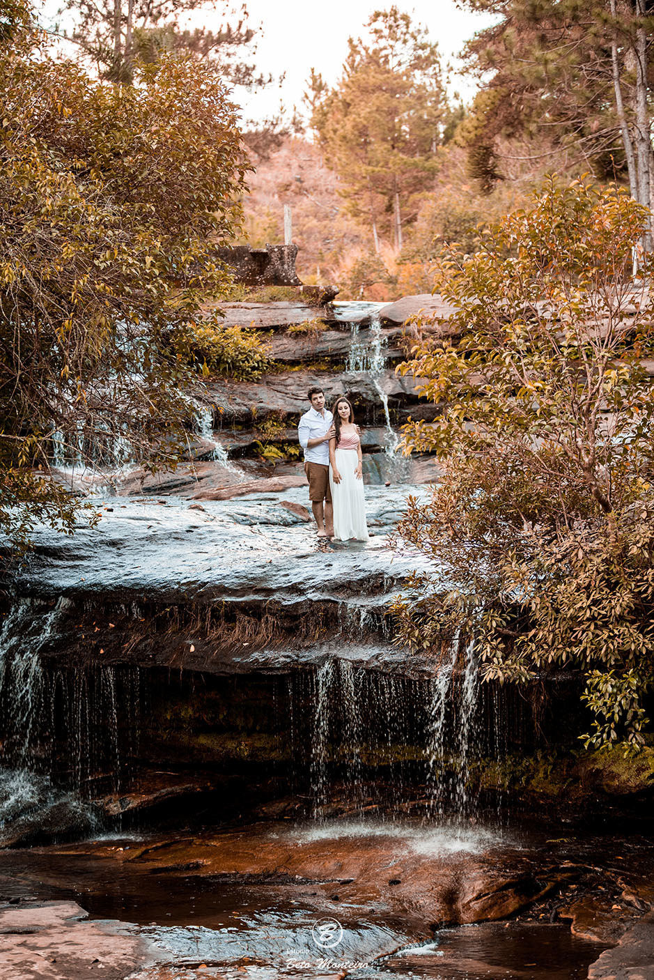 Casamento - Pré-Casamento - Pré-wedding - Trash the dress - Book de casal - Sessão de noivos - Estúdio Beto Monteiro - Curitiba - rio - montanha - floresta - violão - cantora - ceu azul - recanto dos papagaios - palmeira - Clarissa Bastos e Lucas Moreno