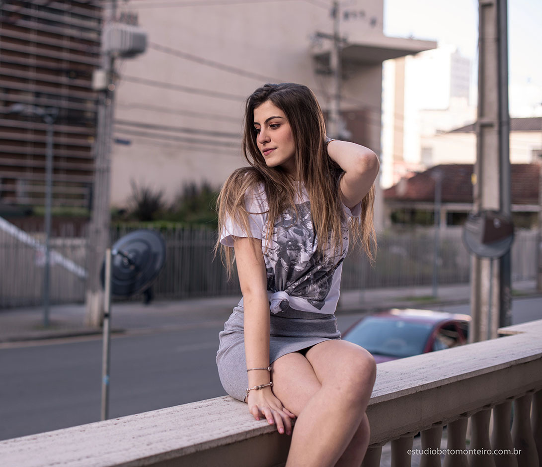 Aniversário de 15 anos - Foto e Filmagem - Debutante - Estúdio Beto Monteiro - Curitiba - fotografo de 15 anos - sessao de fotos - book de fotos - book de 15 anos - fotografo - yasmin muniz - book dos 15 - street - urbano - parque - luzes