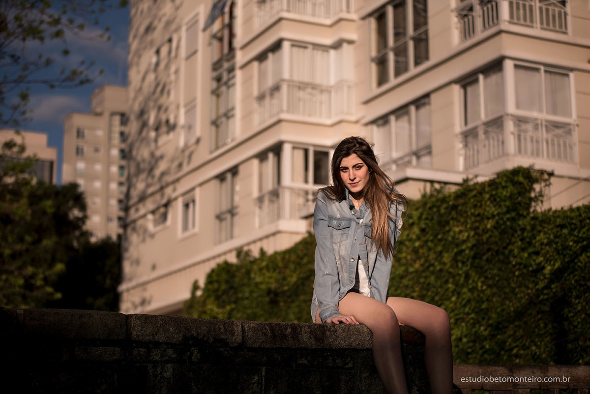Aniversário de 15 anos - Foto e Filmagem - Debutante - Estúdio Beto Monteiro - Curitiba - fotografo de 15 anos - sessao de fotos - book de fotos - book de 15 anos - fotografo - yasmin muniz - book dos 15 - street - urbano - parque - luzes