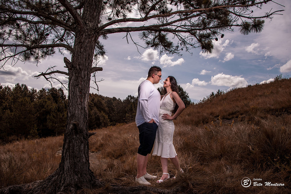 Casamento - Wedding - Pré-Casamento - Cobertura de casamento - foto e filmagem de casamento - Wedding Day - Pré-Wedding - Trash the dress - Estúdio Beto Monteiro - Curitiba - Recanto dos Papagaios - Palmeira - natureza verde - casal de branco