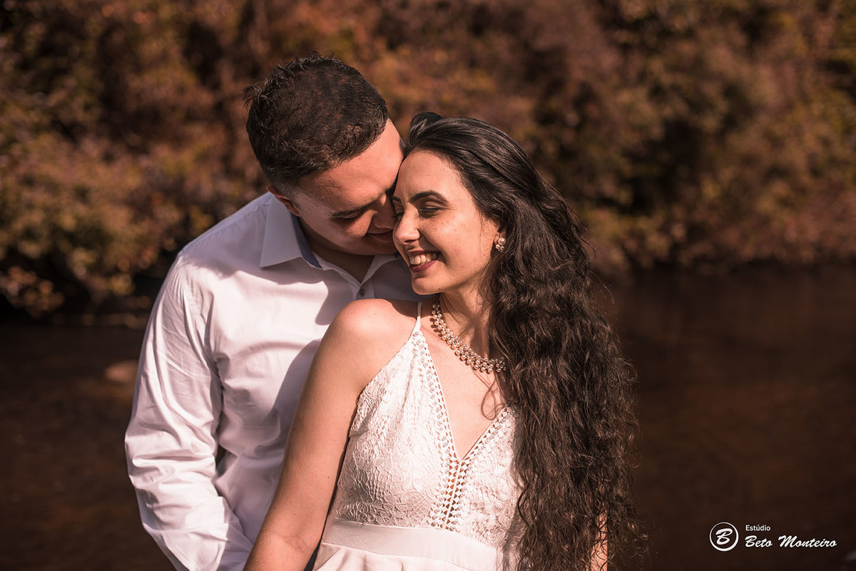 Casamento - Wedding - Pré-Casamento - Cobertura de casamento - foto e filmagem de casamento - Wedding Day - Pré-Wedding - Trash the dress - Estúdio Beto Monteiro - Curitiba - Recanto dos Papagaios - Palmeira - natureza verde - casal de branco