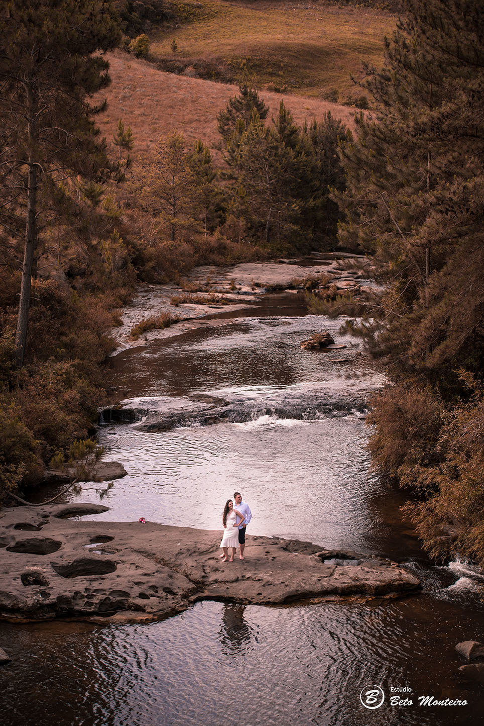 Casamento - Wedding - Pré-Casamento - Cobertura de casamento - foto e filmagem de casamento - Wedding Day - Pré-Wedding - Trash the dress - Estúdio Beto Monteiro - Curitiba - Recanto dos Papagaios - Palmeira - natureza verde - casal de branco