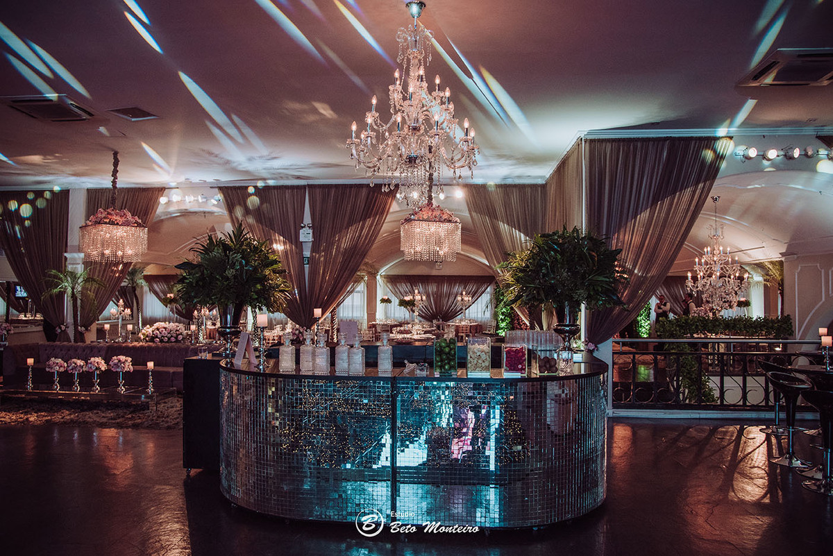 Aniversário de 15 anos - Cobertura fotografica - Cobertura de filmagem - Foto e Filmagem de 15 anos - Debutante - Estúdio Beto Monteiro - Curitiba - fotografo de 15 anos - buffet ilha do melh - jad decoracoes