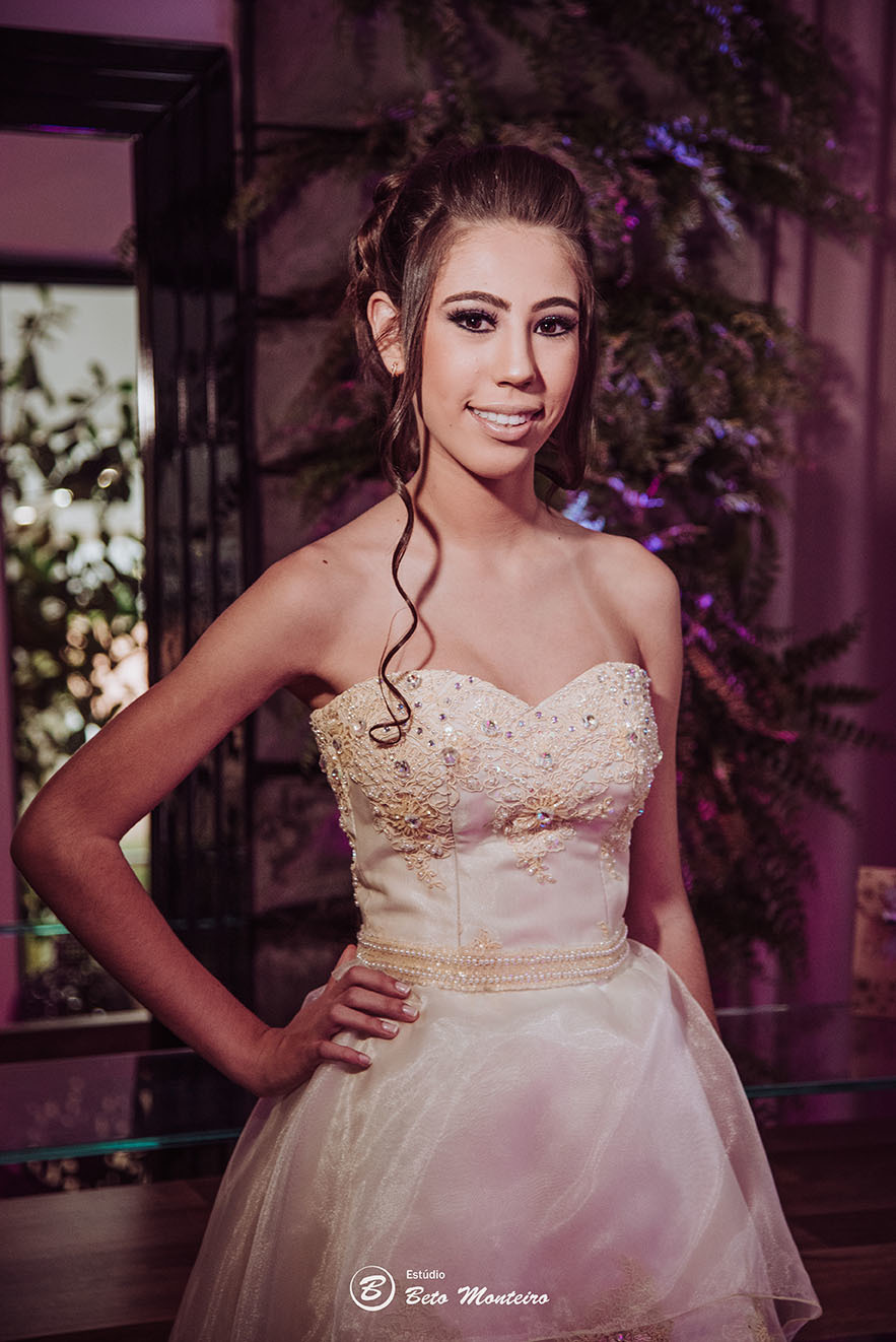 Aniversário de 15 anos - Cobertura fotografica - Cobertura de filmagem - Foto e Filmagem de 15 anos - Debutante - Estúdio Beto Monteiro - Curitiba - fotografo de 15 anos - ohana restaurante - Ananda lima makeup - pink cerimonial