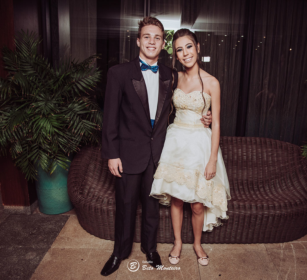 Aniversário de 15 anos - Cobertura fotografica - Cobertura de filmagem - Foto e Filmagem de 15 anos - Debutante - Estúdio Beto Monteiro - Curitiba - fotografo de 15 anos - ohana restaurante - Ananda lima makeup - pink cerimonial