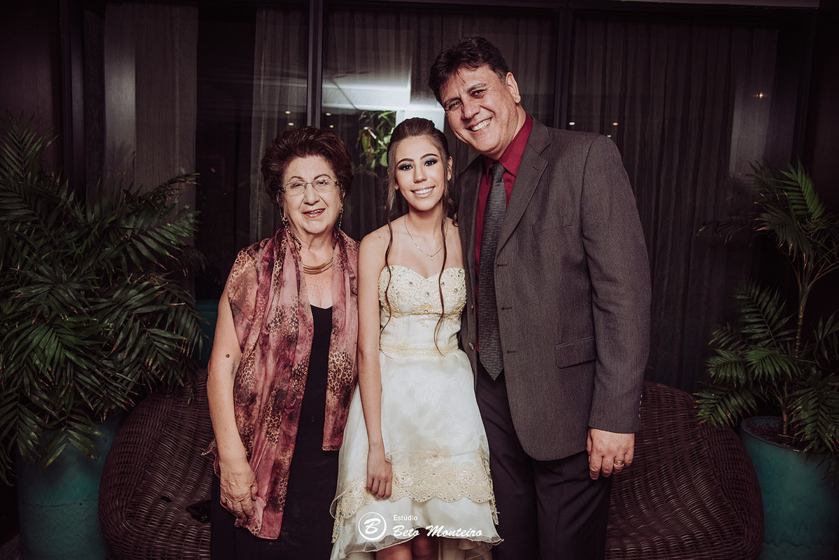 Aniversário de 15 anos - Cobertura fotografica - Cobertura de filmagem - Foto e Filmagem de 15 anos - Debutante - Estúdio Beto Monteiro - Curitiba - fotografo de 15 anos - ohana restaurante - Ananda lima makeup - pink cerimonial