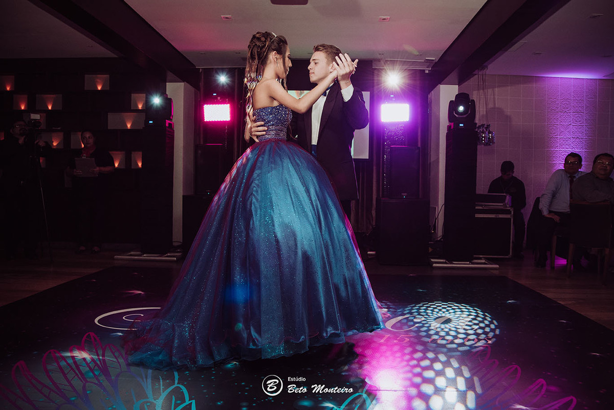 Aniversário de 15 anos - Cobertura fotografica - Cobertura de filmagem - Foto e Filmagem de 15 anos - Debutante - Estúdio Beto Monteiro - Curitiba - fotografo de 15 anos - ohana restaurante - Ananda lima makeup - pink cerimonial
