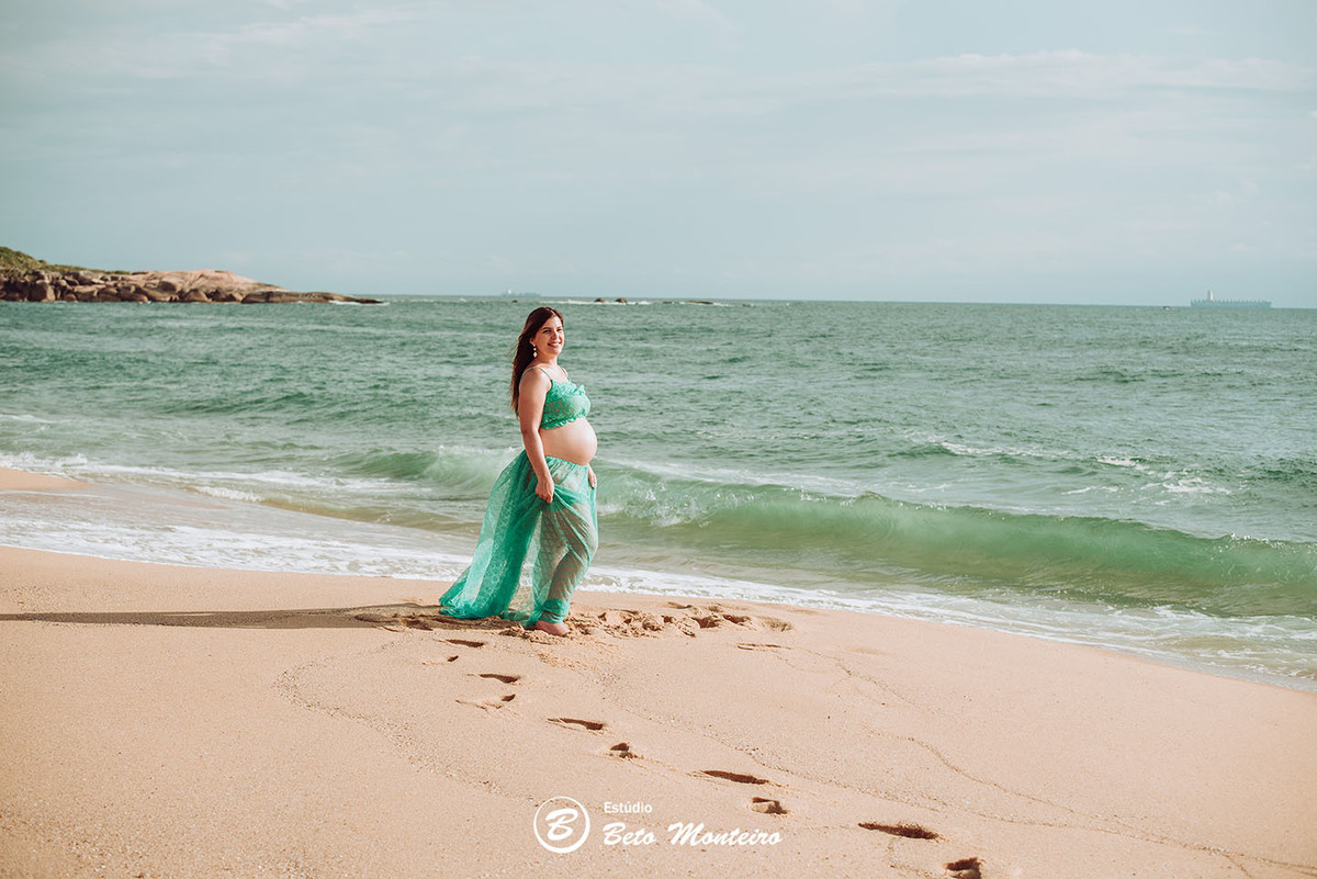 Laura Monteiro e Kleber - Isabela - Book Gestante e Familia em Curitiba - Vestido rosa - Praia - Laranjeiras - Balneario Camboriu - Book de gestante na praia - Fotos ao ar livre - Grávida - Gestação - Estudio Beto Monteiro