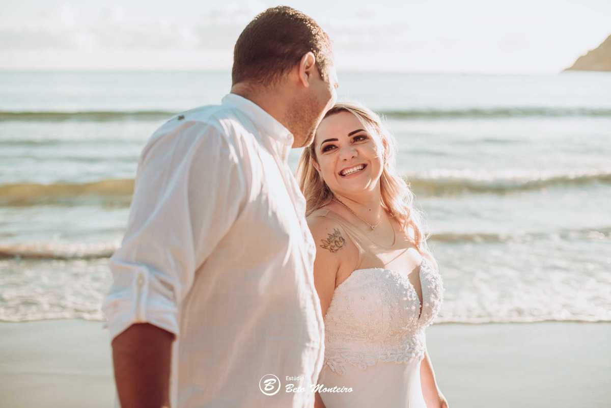 Casamento - Wedding - Pré-Casamento - Cobertura de casamento - foto e filmagem de casamento - Wedding Day - Pré-Wedding - Trash the dress - Estúdio Beto Monteiro - Curitiba - bombinhas - balneario camboriu - casal de branco