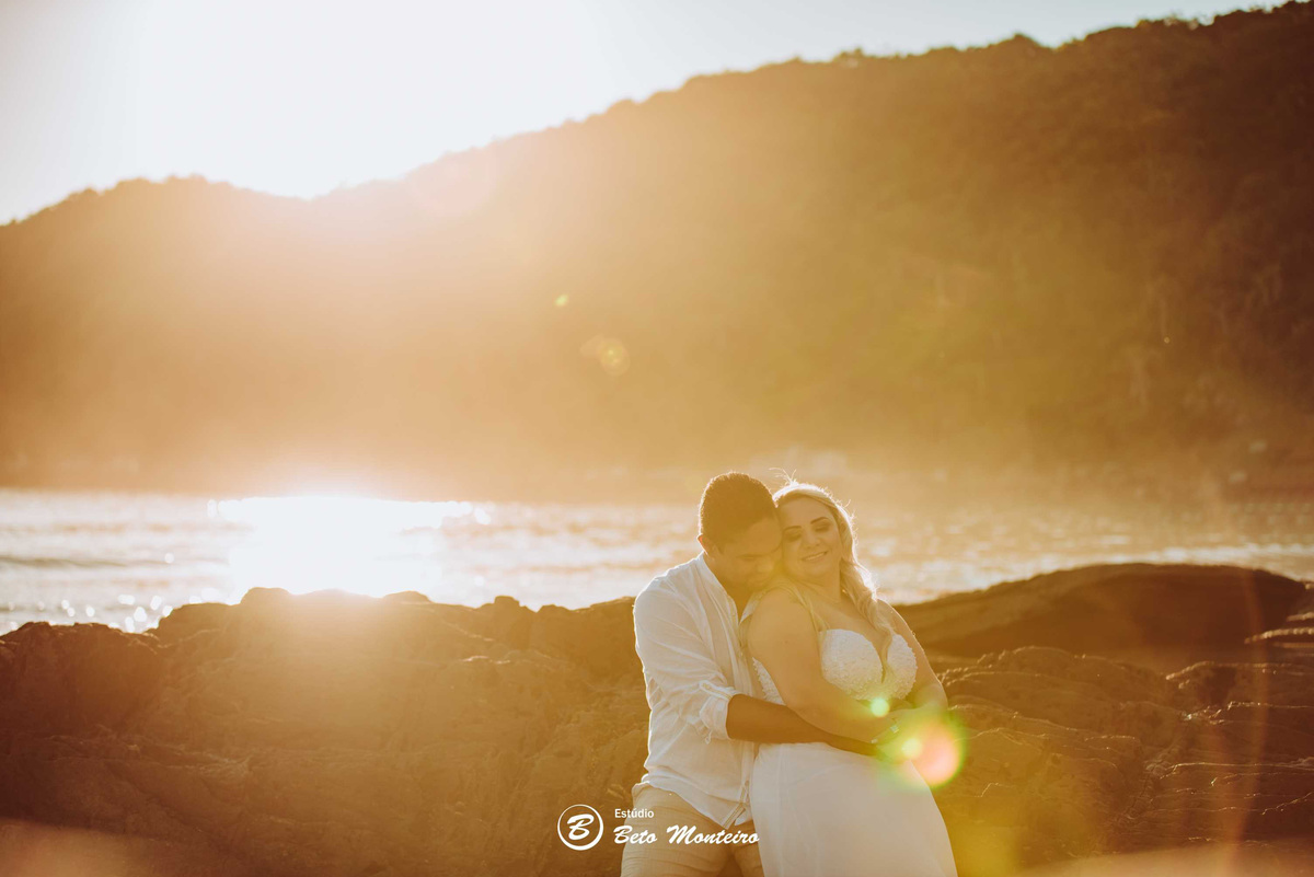 Casamento - Wedding - Pré-Casamento - Cobertura de casamento - foto e filmagem de casamento - Wedding Day - Pré-Wedding - Trash the dress - Estúdio Beto Monteiro - Curitiba - bombinhas - balneario camboriu - casal de branco