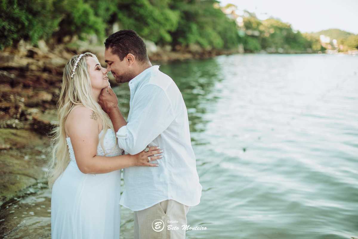 Casamento - Wedding - Pré-Casamento - Cobertura de casamento - foto e filmagem de casamento - Wedding Day - Pré-Wedding - Trash the dress - Estúdio Beto Monteiro - Curitiba - bombinhas - balneario camboriu - casal de branco