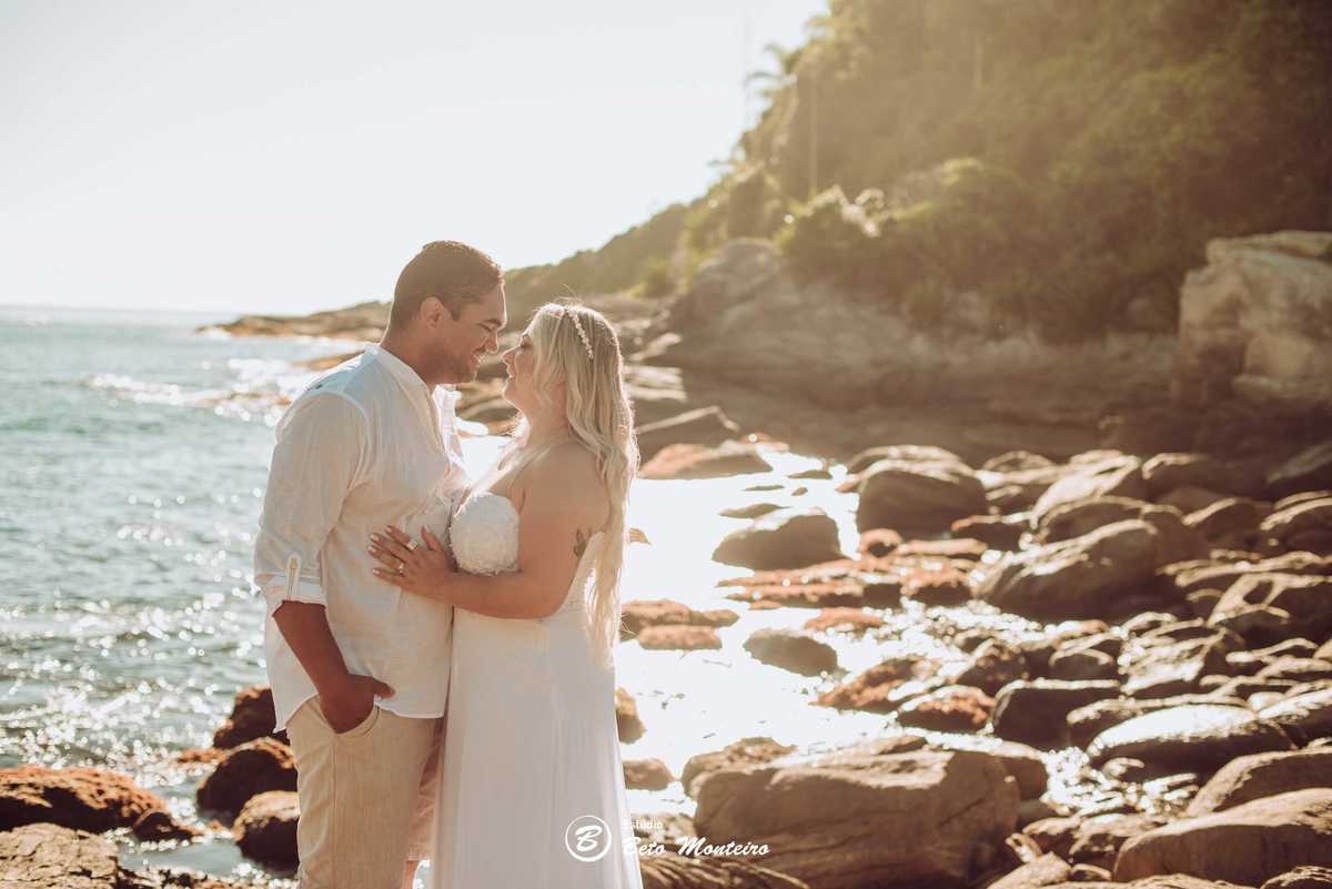 Casamento - Wedding - Pré-Casamento - Cobertura de casamento - foto e filmagem de casamento - Wedding Day - Pré-Wedding - Trash the dress - Estúdio Beto Monteiro - Curitiba - bombinhas - balneario camboriu - casal de branco