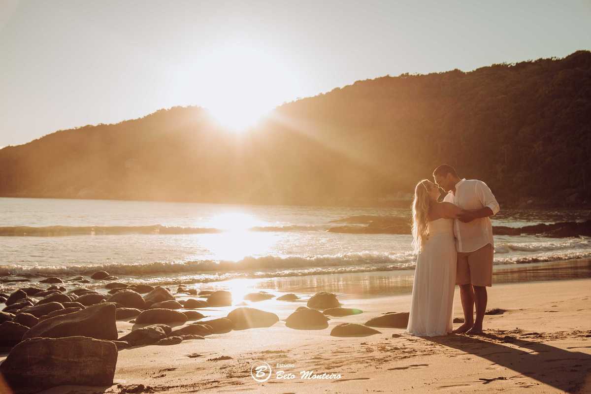Casamento - Wedding - Pré-Casamento - Cobertura de casamento - foto e filmagem de casamento - Wedding Day - Pré-Wedding - Trash the dress - Estúdio Beto Monteiro - Curitiba - bombinhas - balneario camboriu - casal de branco
