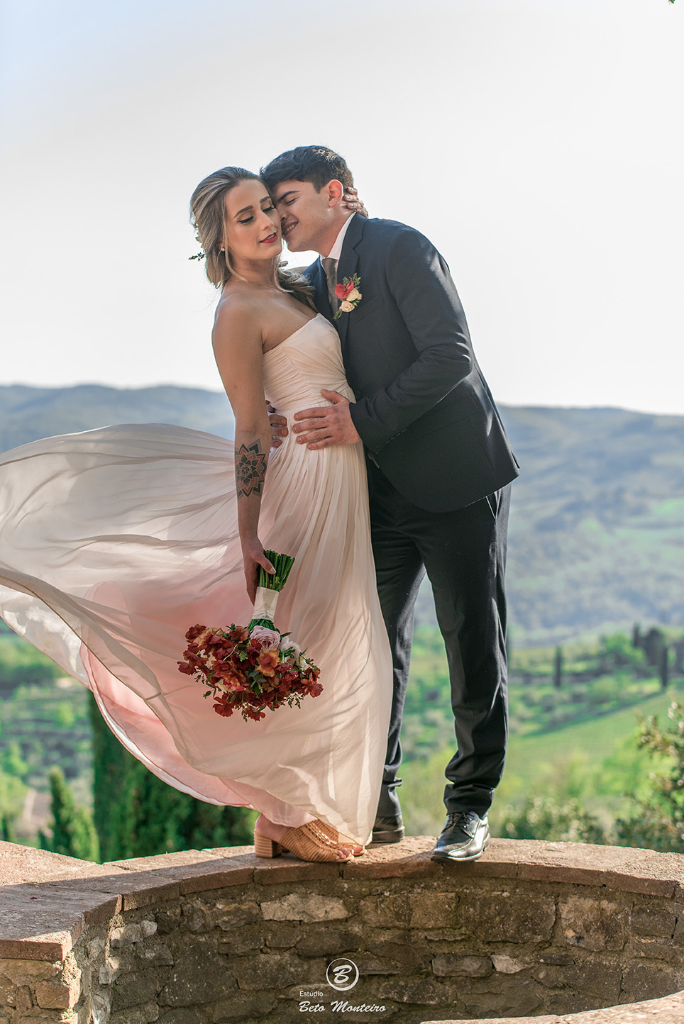 Bruna e Felipe - fotografia em florenca italia europa - fotografo na europa - casamento europa - casal - noivo - noiva - wedding - estudio beto monteiro - noivo curitiba - fotografo - fotografo de casamento - casal no campo - paisagem