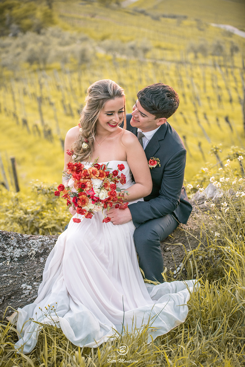 Bruna e Felipe - fotografia em florenca italia europa - fotografo na europa - casamento europa - casal - noivo - noiva - wedding - estudio beto monteiro - curitiba - fotografo de casamento - casal no campo - paisagem - cruz - por do sol - vinhedo
