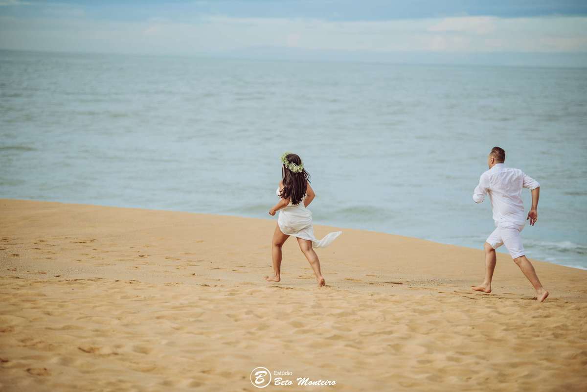 Casamento - Wedding - Pré - Cobertura de casamento - foto e filmagem de casamento - fotografo de casamento curitiba - Pré-Wedding - Trash the dress - Estúdio Beto Monteiro - Curitiba - balneario camboriu - bc - laranjeiras - taquarinhas - Céu azul - praia